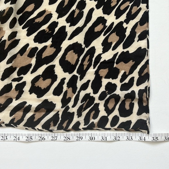 Chic Leopard Print Scarf - Picture 5 of 8